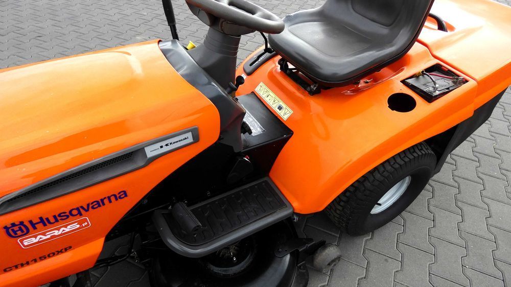 Traktorek kosiarka Husqvarna CTH150XP KAWASAKI (140402.5) - Baras