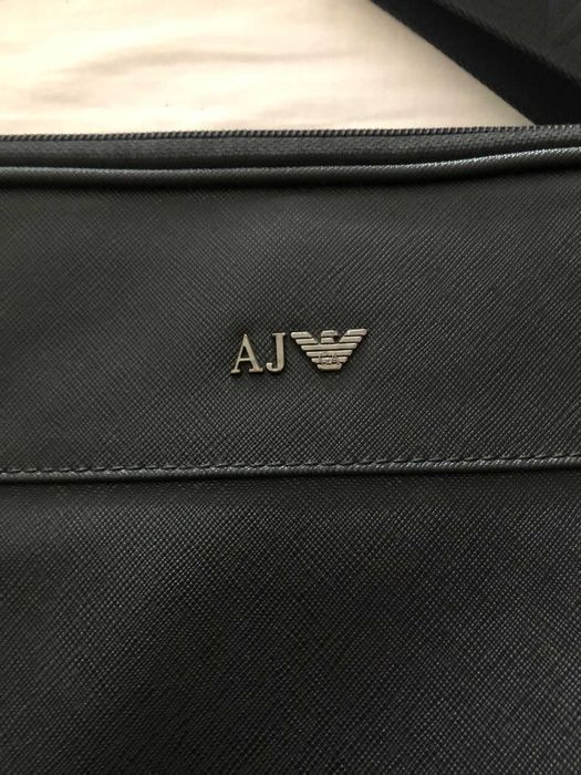 Mala em pele Armani jeans portátil ou documentos