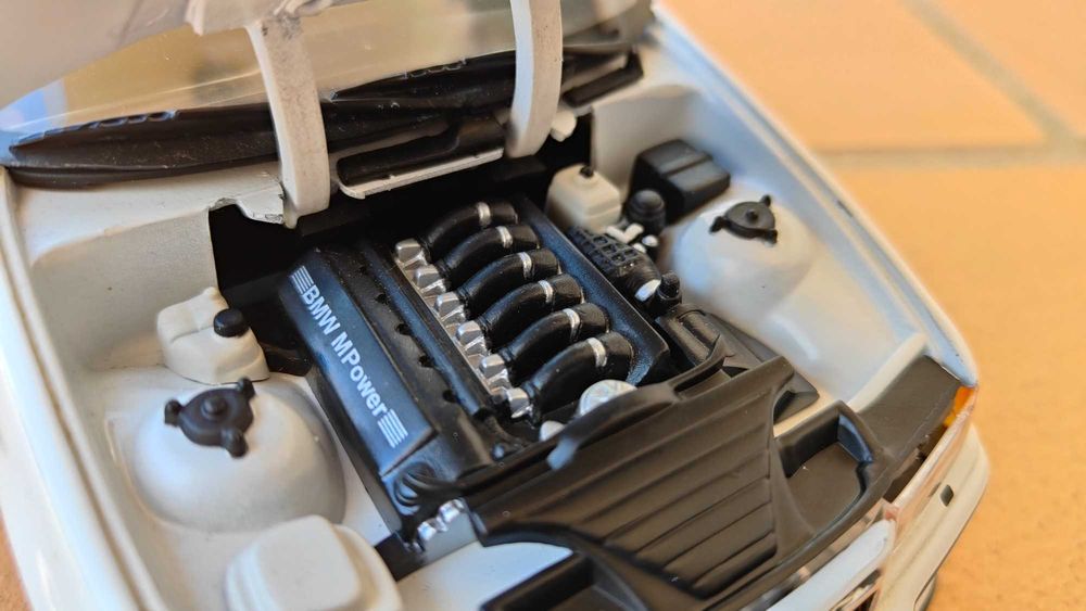 BMW M3 Sedan E36 UT Models 1/18