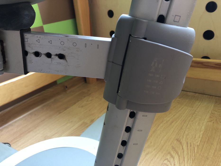 Ergonomiczne krzesło obrotowe na kółkach moll maximo forte