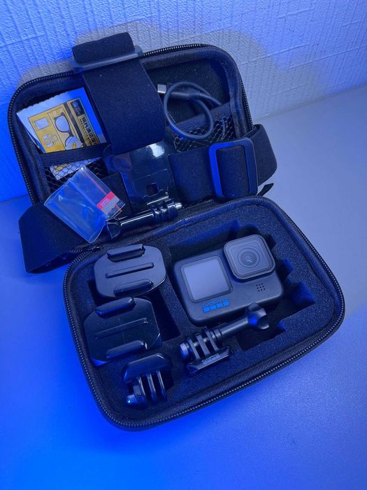 Екшн-камера GoPro Hero 10 з кріпленням на голову