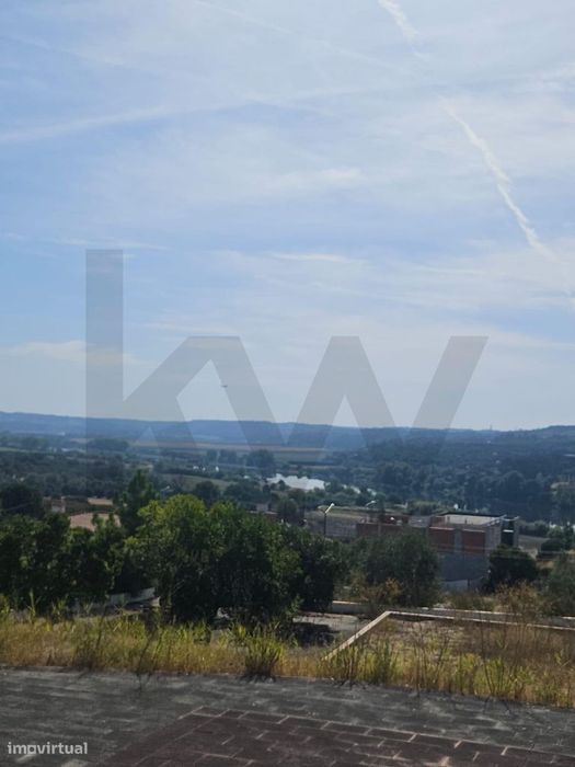 Terreno Urbano de 676m2 (Lote 17) para construção de moradia em Urbani