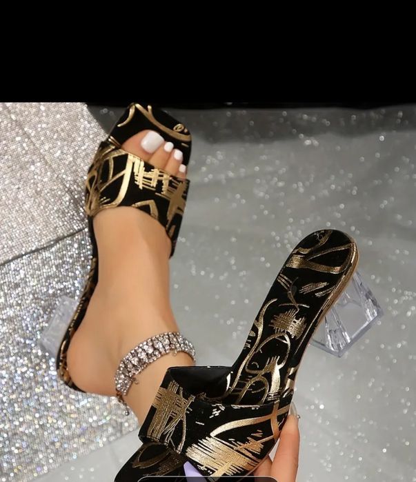 Туфли-шлёпанцы..