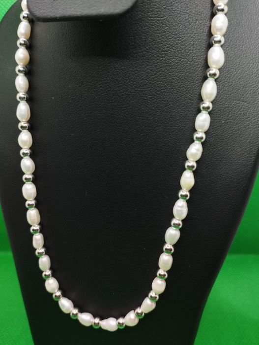 Kolia z pereł hodowlanych, srebrne kółeczki, próba 925, długość 42-45