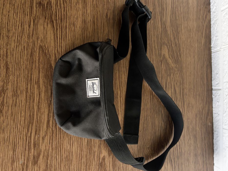 Сумка на пояс Herschel Classic
