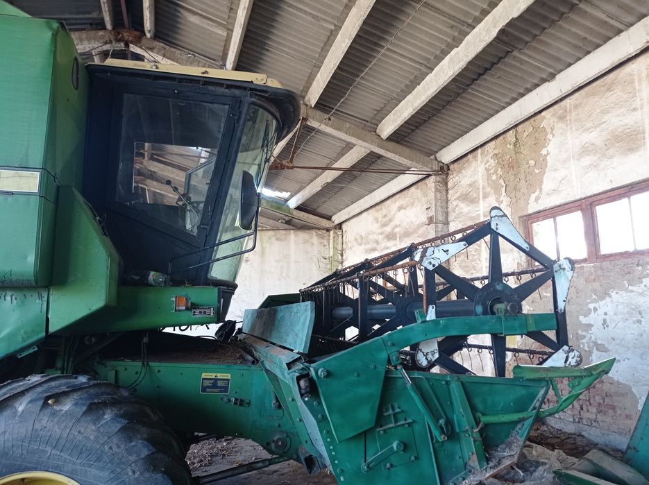 Комбайн John Deere 1075