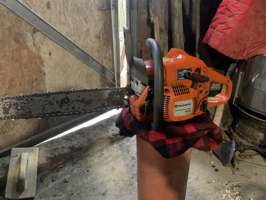 Продам бензо пилу гузварна