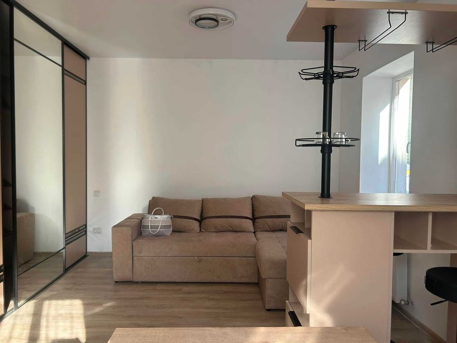 Здається в оренду квартира-студія в центрі міста Кременець