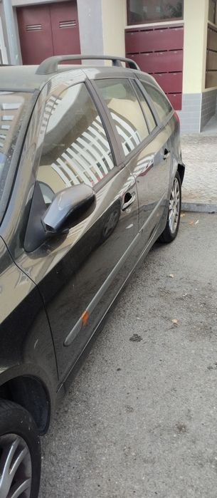 Vendo laguna 2 automatico com 116 000 milímetros com alguns afazeres sem garantia para quem continuar arranjar motor não gasta óleo motor desponivel — photo 4