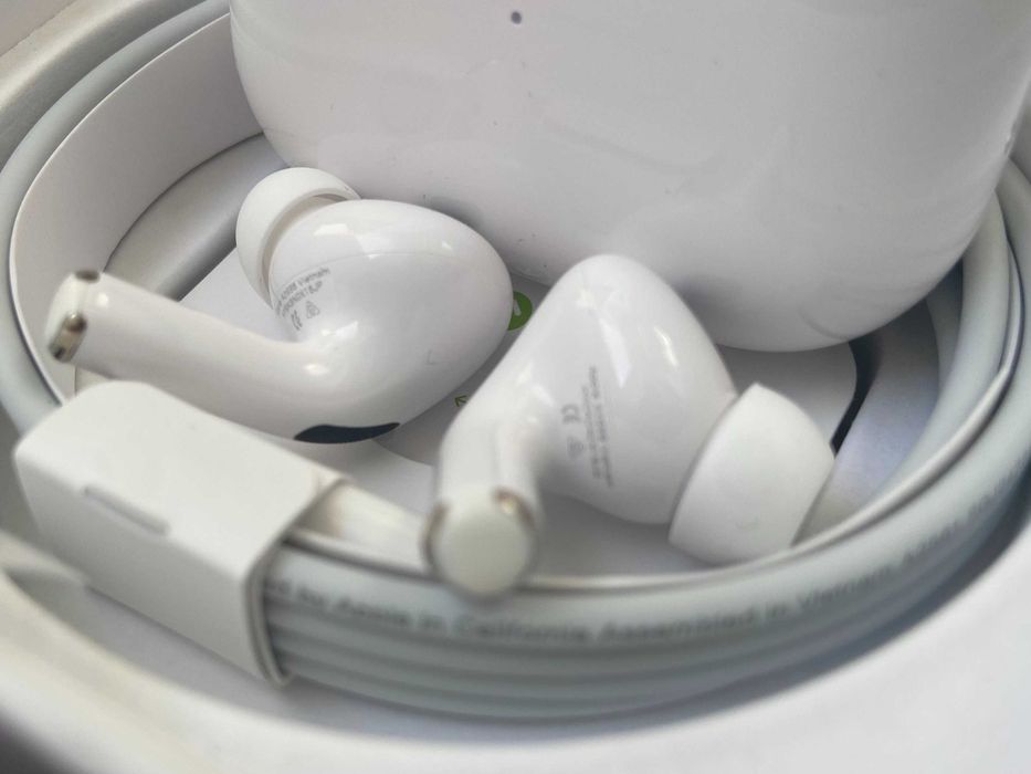 Беспроводные наушники Airpods Pro 2 для Айфон и Андроид с Шумодавом