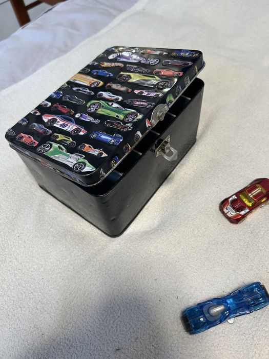 HotWheels колекційні машинки - мініатюрні моделі