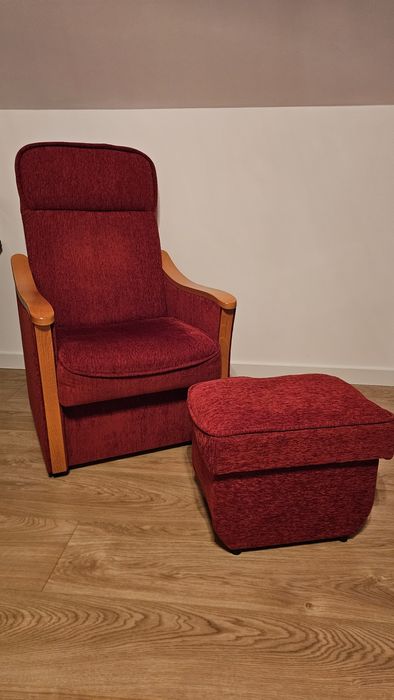Fotel z podnóżkiem