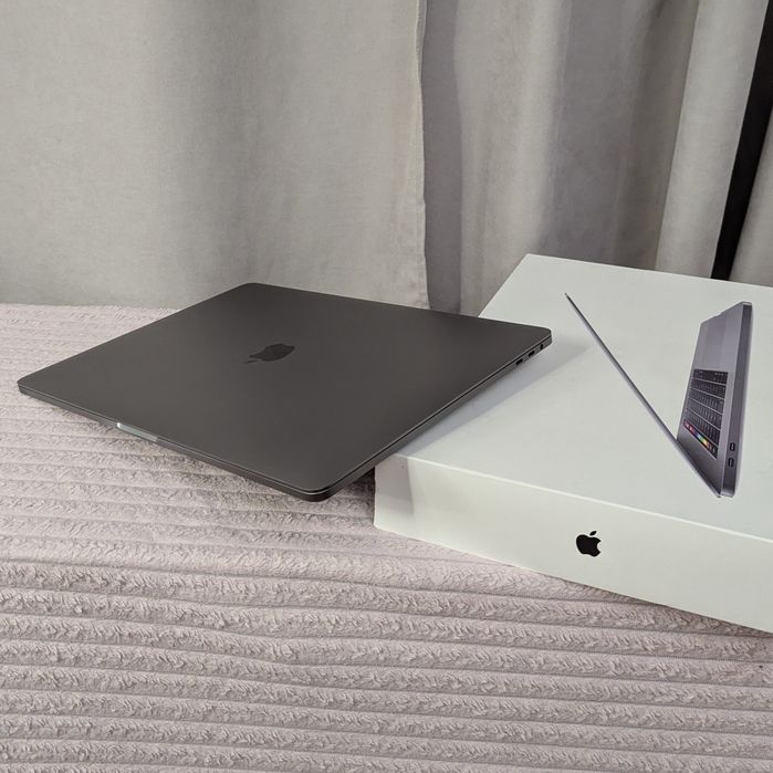 Чудовий! Macbook Pro 15.4' 2019 (2020) 16/250 Intel i7 Radeon Pro 555