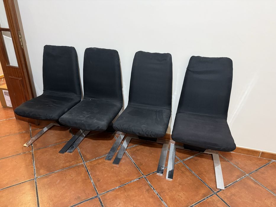 Movel da sala com 4 cadeiras