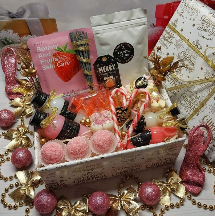 Розкішний подарунок дівчині на Новий рік. Подарунок коханій, дружині.