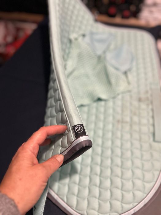 Czaprak skokowy seledynowy .. dwa kształty i rozmiary