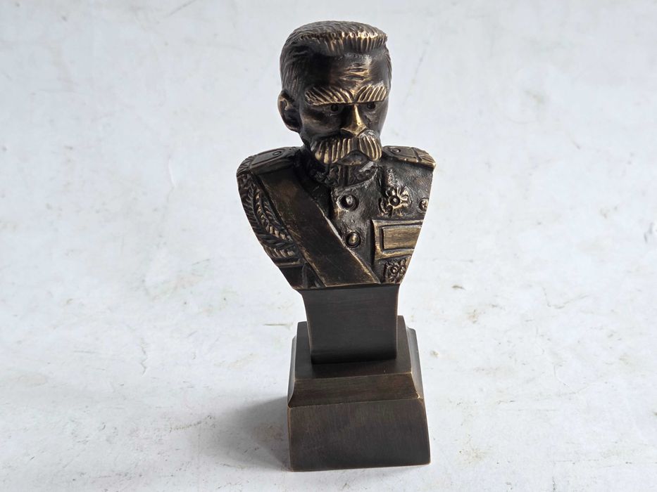 Popiersie Józef Piłsudski, sygnowane (11 cm)
