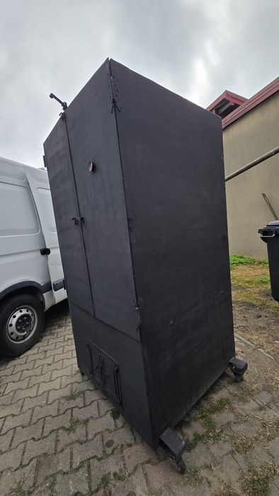 Sprzedam wędzarnie opalaną drewnem