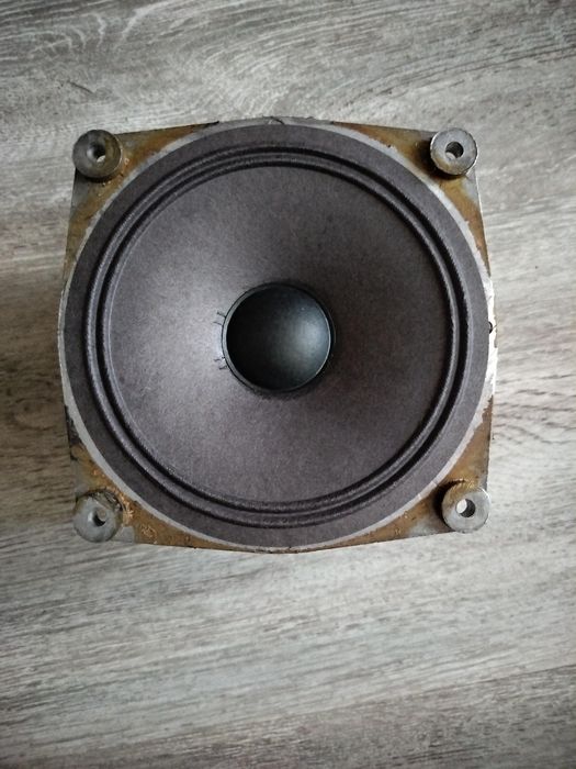 Продам динамик 30гдс, транзисторы кт805