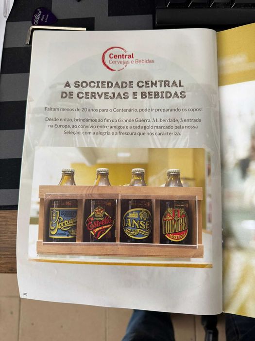 Caderneta de Cromos completa " Omundo da Sociedade Central de Cervejas ate 1975"