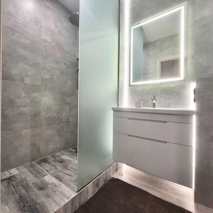 ApartPoltava ПЕРЛИНА біля Мюнхена, СВІТЛО ЗАВЖДИ, апартаменти ПОДОБОВО