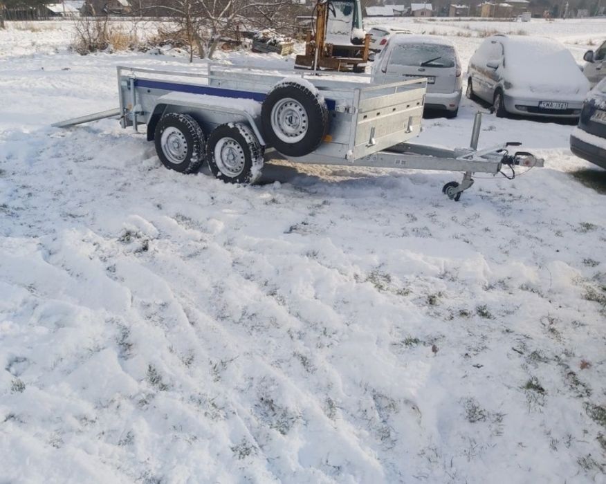 Wynajem samochodów  przyczep ,autolaweta  bus 9 osób  blaszak,plandeka