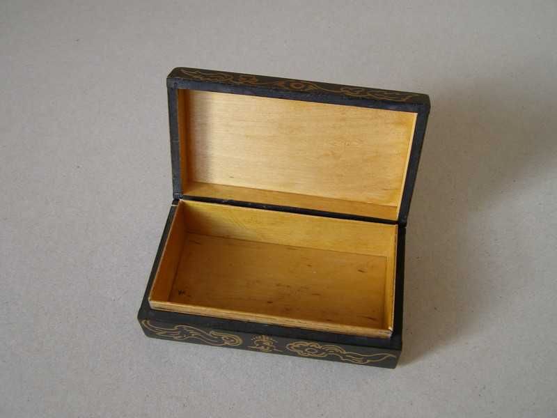 Warsztaty Krakowskie - kasetka batikowa oraz teczka portfelowa.