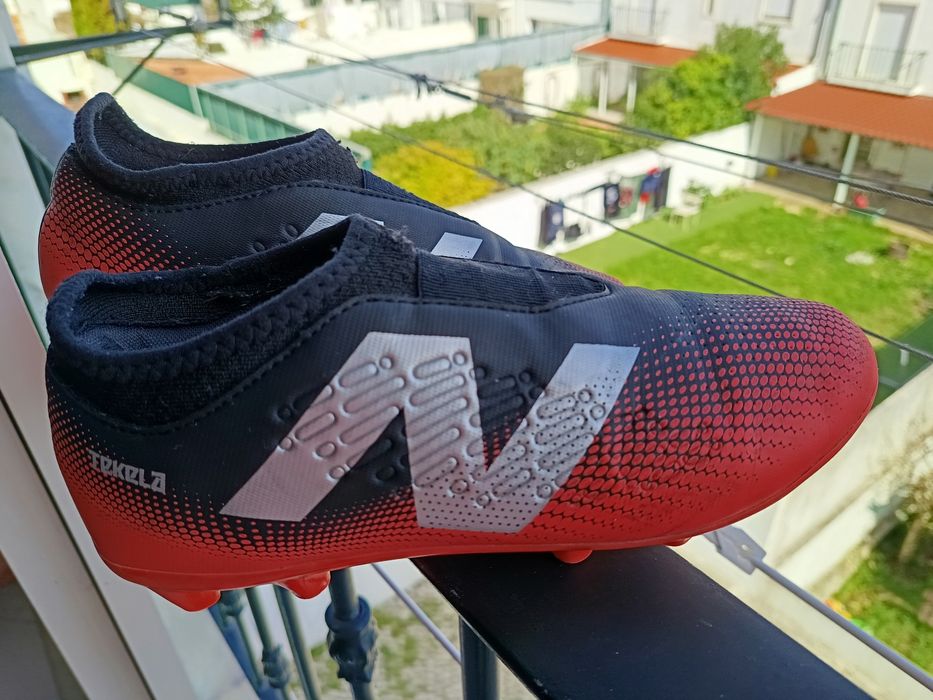 Chuteiras New Balance Tekela V3 Magique FG –37.5 Sem Atacadores