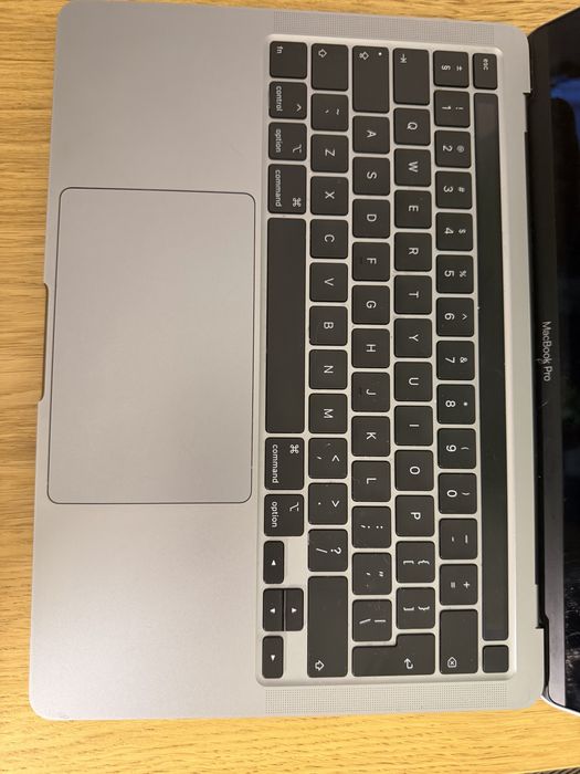 MacBook Pro 13” 2020 16 GB Intel