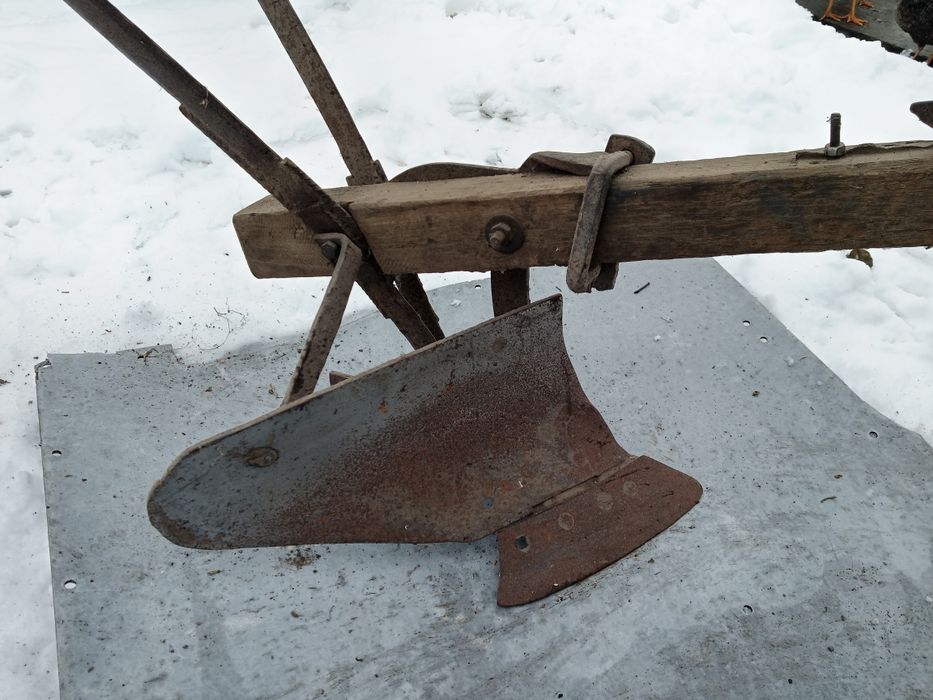 Продається плуг і коліснята