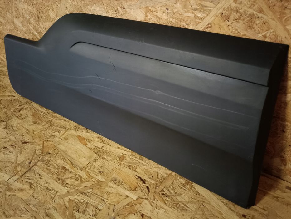 Listwa drzwi prawy tył peugot rifter/citroen berlingo IV