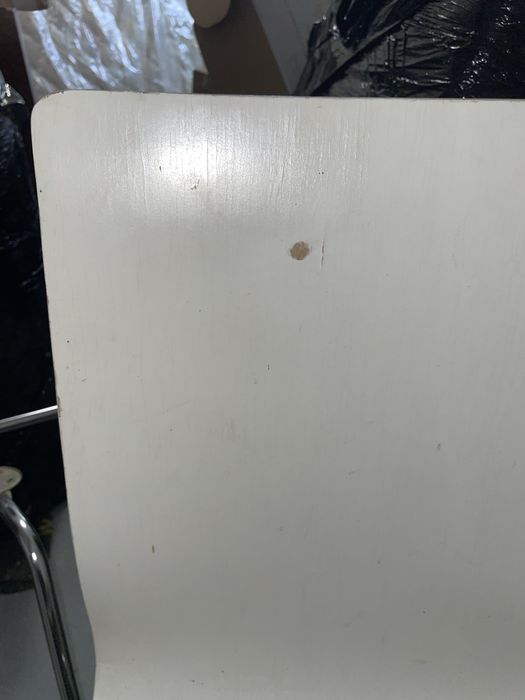 2 Cadeiras Brancas - Desocupar