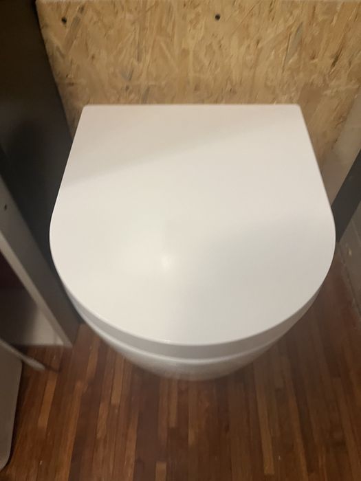 Nowa Duravit ME by Starck Miska toaletowa wisząca - nowa