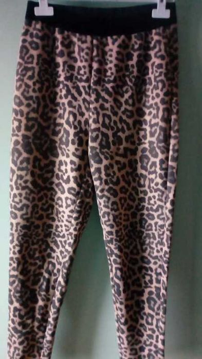 Calças estampadas marca Zara
