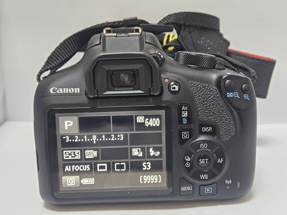 Canon EOS 1300D фотоапарат в ідеальному стані