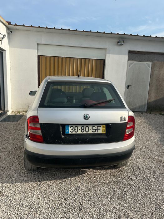 Carro Skoda Fábia