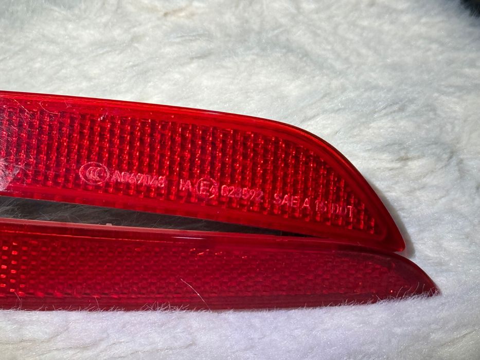 Катафот заднего бампера правый и левый 7388766 BMW G30 G31