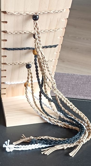 Colares pedras naturais