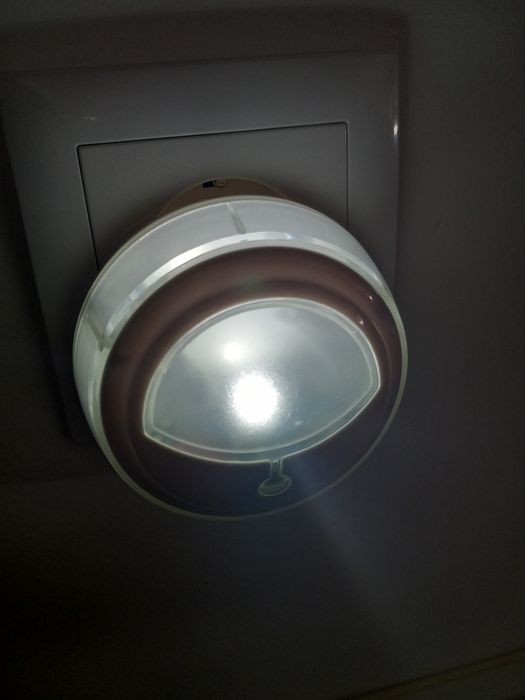 Luz de Presença LED - IMPECÁVEL