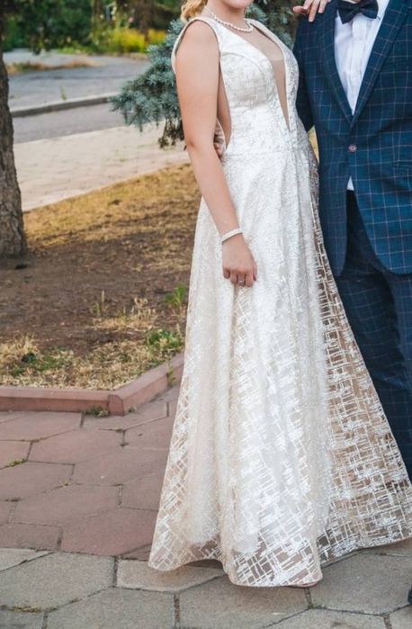 Продам платье нарядное