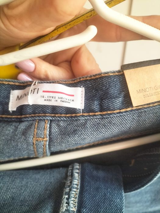 Nowe spodnie jeansowe 140/146