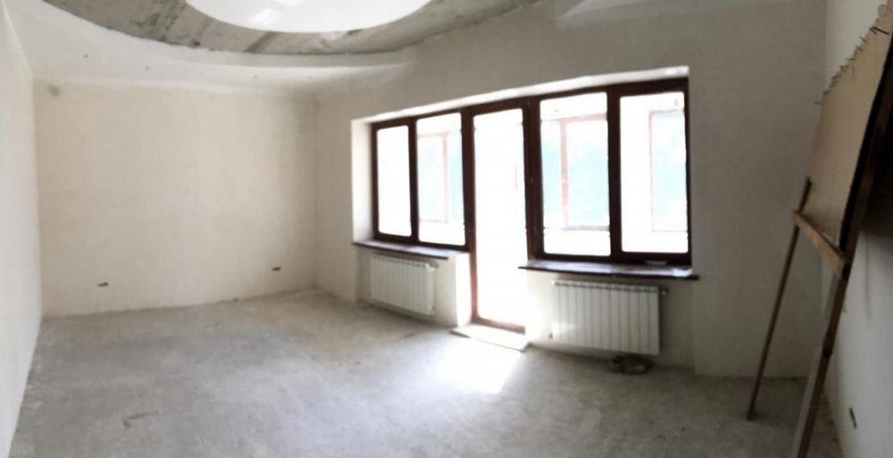 Продажа дома в Совиньоне, 408м², 10 сот