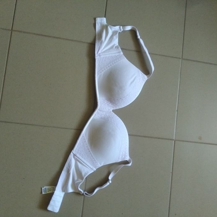 Biustonosz biały rozmiar 75D M&S