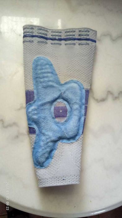 Наколінник Bauerfeind GenuTrain A3, бандаж, ортез динамічний