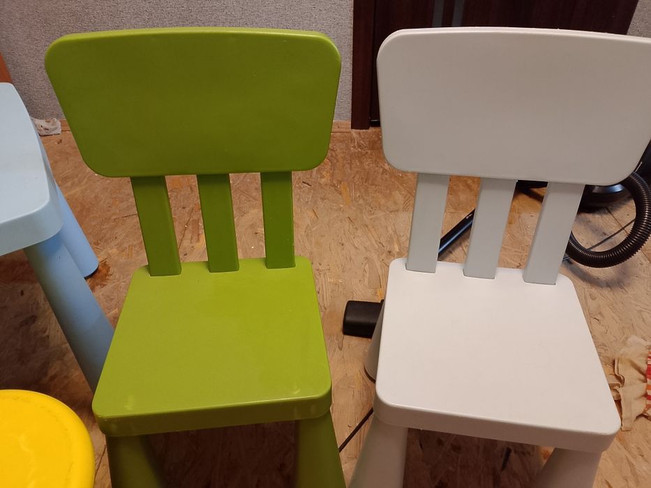 Продам столик Ikea з 2 табуреточками і 2 кріселка