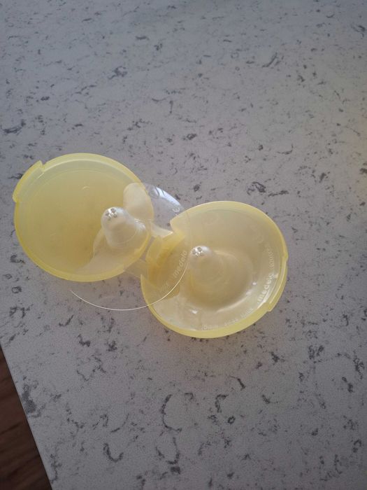 Máquina extratora de leite dupla Medela + acessórios