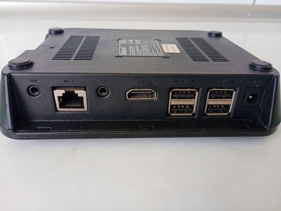 Медиаплеер Saturn TV MPHDI-01-03 . Smart TV приставка