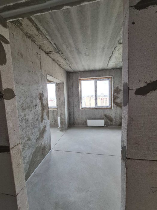 В продаже 2-комнатная квартира с возможностью перепланирования.