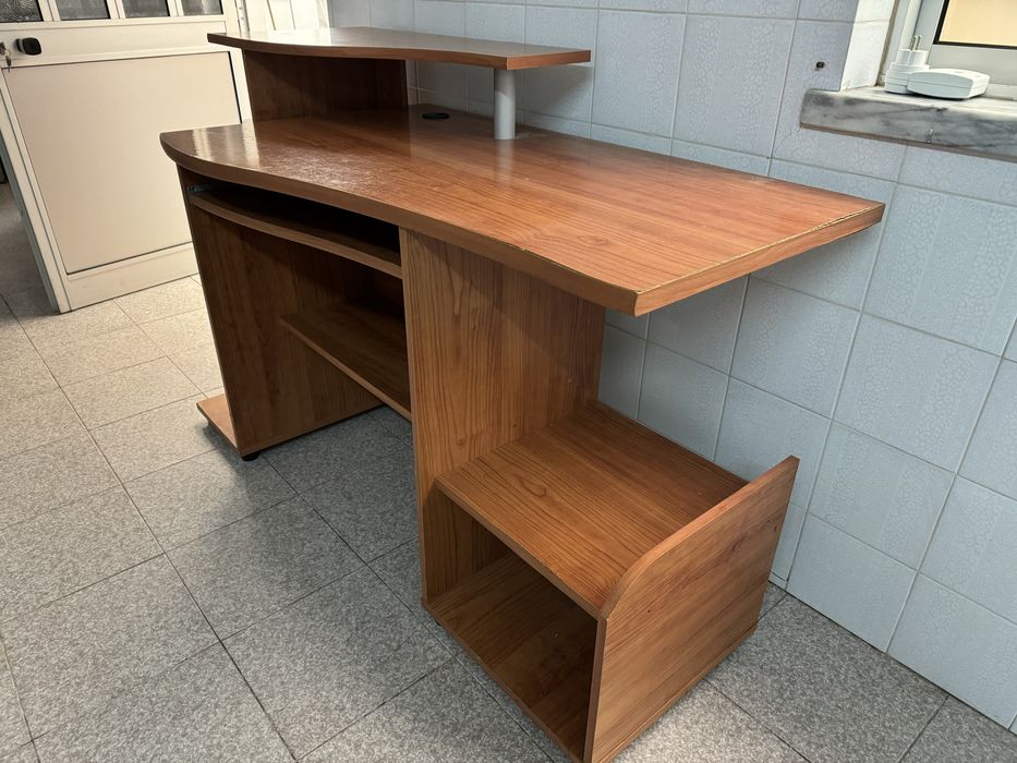 Secretária para computador