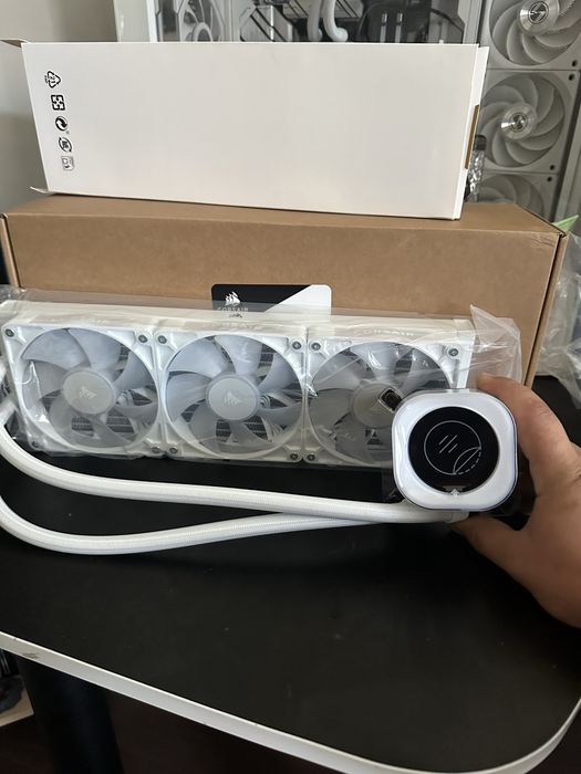 Нова СРО Corsair iCUE LINK TITAN 360 RX LCD White (Refurbished)